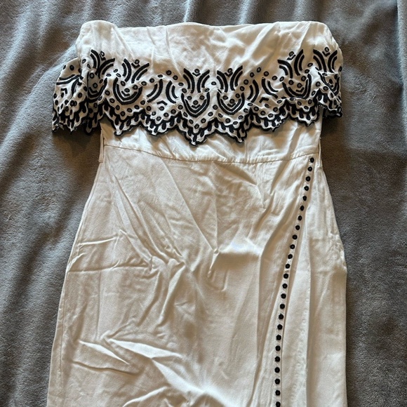 Lovers and Friends strapless embroidered white dress - Picture 1 of 4